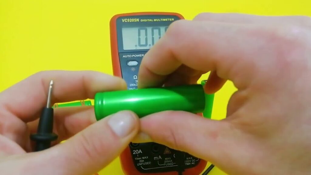 how to check 18650 battery with multimeter